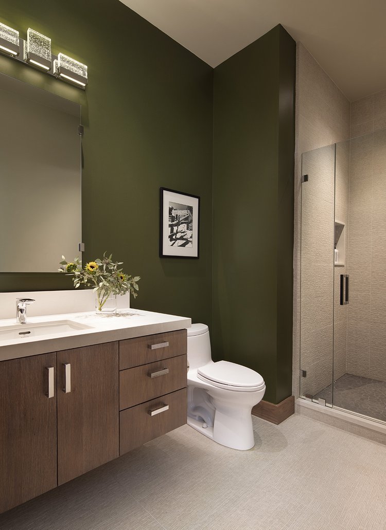 Modern Guest Bathroom in Mountain Home in Mammoth Lakes, CA