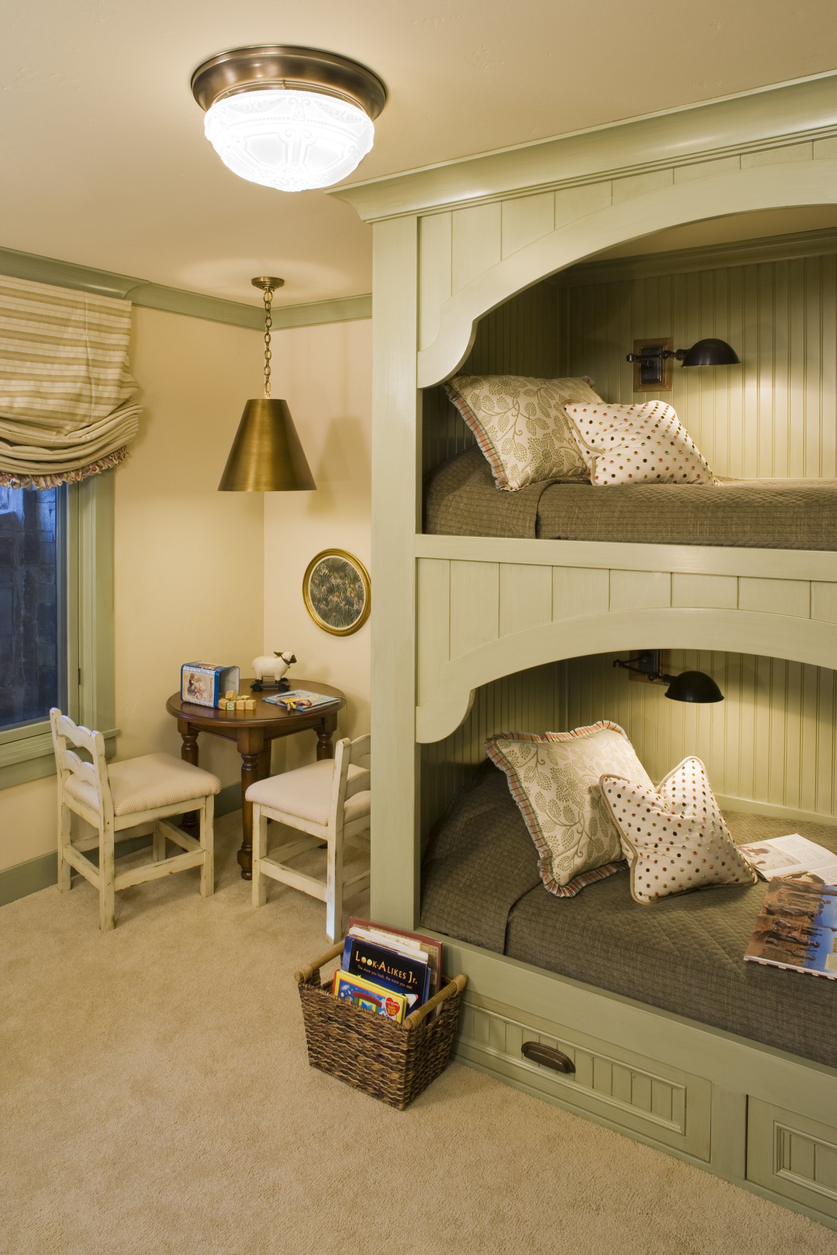 Charming Rustic Kids' Bedroom in Mammoth Lakes, CA