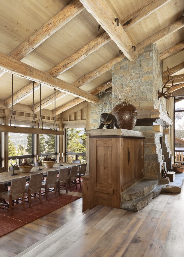Rustic Dining Area with Mountain Views in Mammoth Lakes, CA