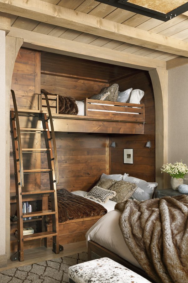 Rustic Kids Bunk Bed Bedroom in Mammoth Lakes Ski Lodge